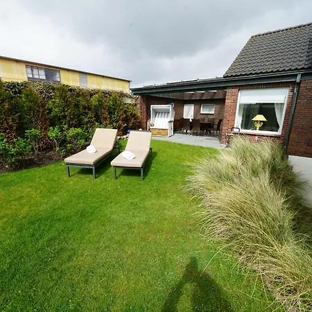 アパート In Mit Garten Und Terrasse By Interhome